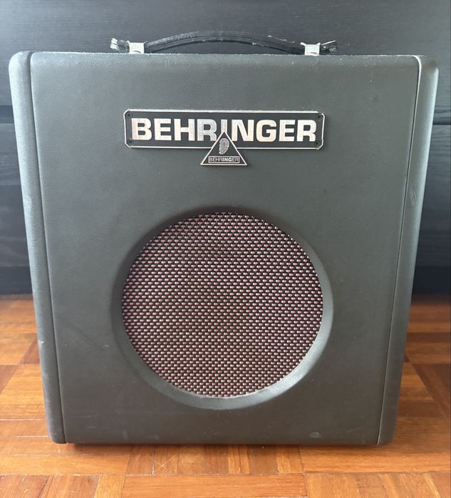 Amplificador Baixo Behringer