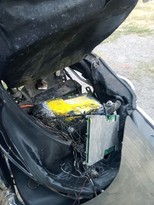 Продається електроскутер LS01 (на запчастини/під відновлення)