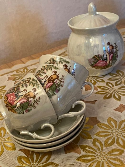 Продам сервіз старого зразку