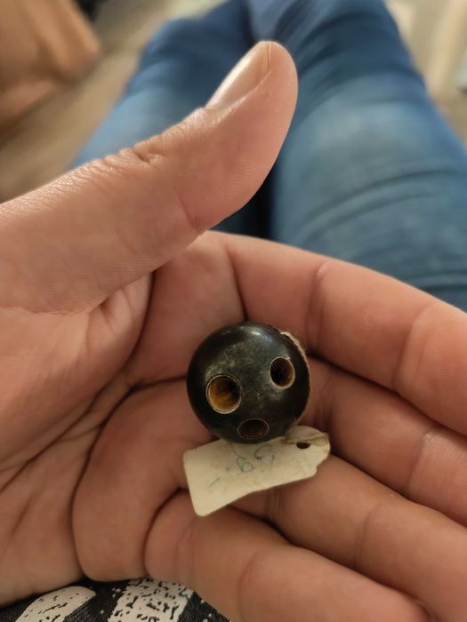 Bola desconhecida com buracos