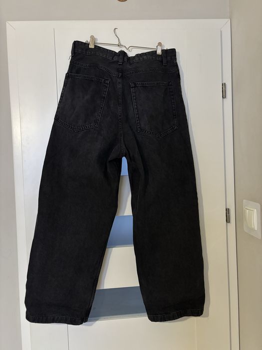 Bershka Jeansy o kroju super baggy r.44