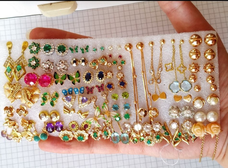 Золотые пусеты топаз,изумруд,коралл,585,583,750 проба бриллиант