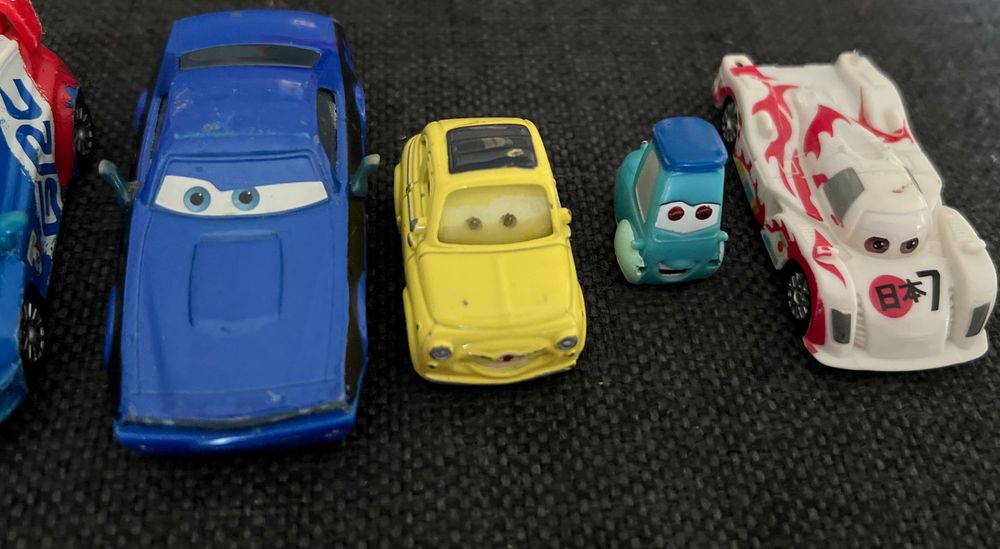 Auta Cars Mattel plus dodatki