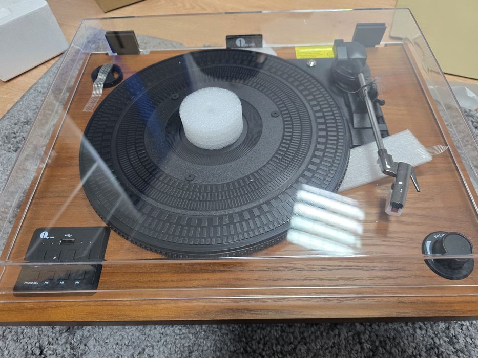 Nowy sprawny gramofon 1 by One brązowy