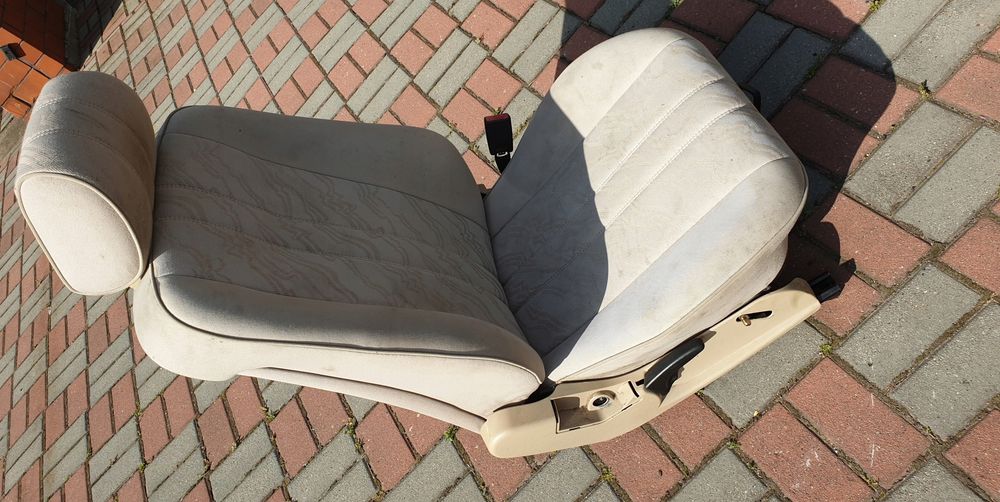 fotel prawy przód pasażera zapinka mercedes e w210 oe eu