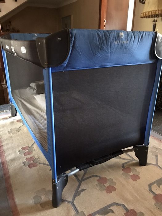 Cama de bebé desdobrável