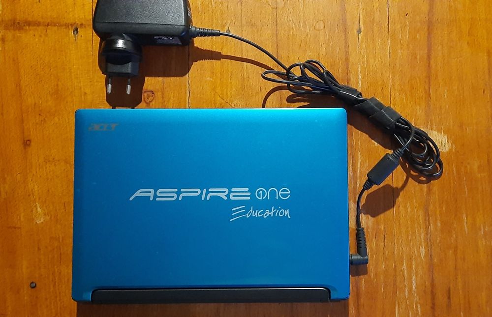Нетбук ноутбук Acer aspire one Education
