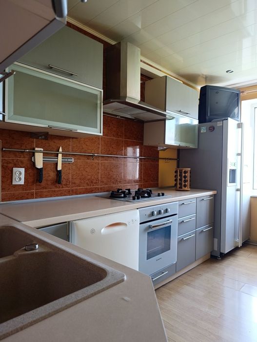 3 квартира біля Амстору