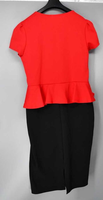 Elegancka sukienka z baskinką Mystify 46