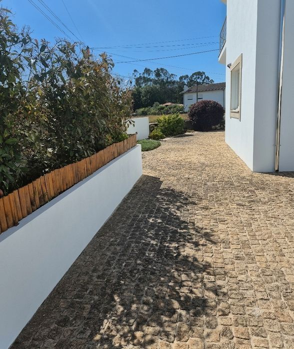 T1 inserido em moradia isolada, perto dos passionistas