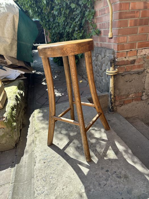 Стул барний високій дубовий