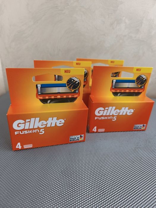 Змінні картриджі для гоління (леза касети) чоловічі Gillette Fusion 5- 4 шт