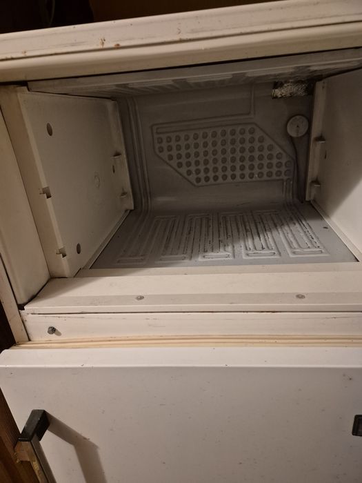 Lodówka Polar  284 A