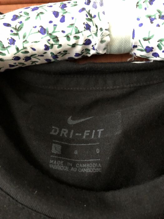 Чорна футболка Nike