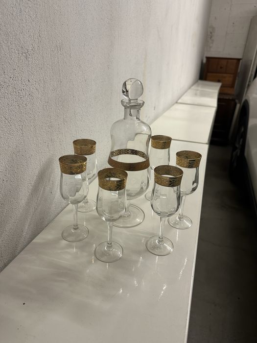 Conjunto de 6- copos + garrafa de vidro