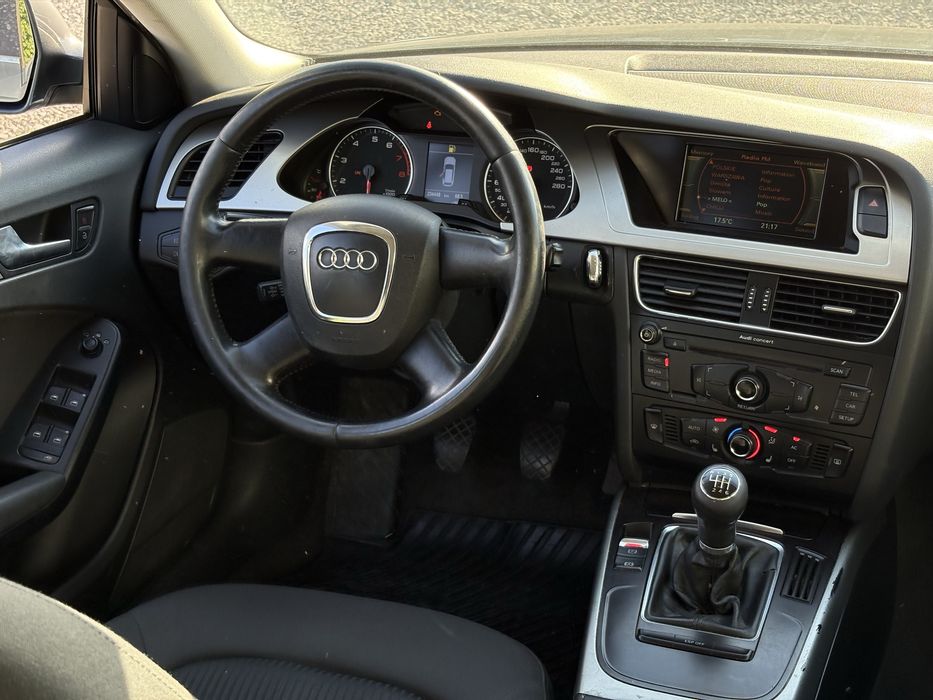 Audi A4 B8 2008 2.0 Benzyna Manual 6 Biegów 243000km Idealny Stan Techniczny