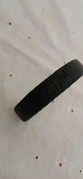 Duas pulseiras de silicone Babybel