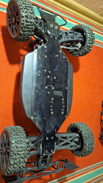 Taem Associated SC8.2e 1/8 шорт корс на радіоуправлінні
Short Couurse 4wd off road