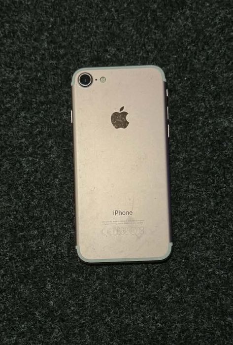 Iphon 7 Różowy stan używany