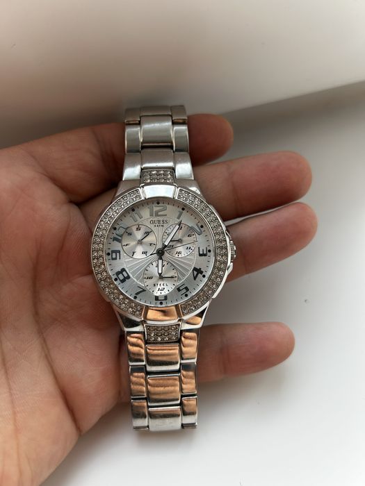 Жіночий наручний годинник Guess