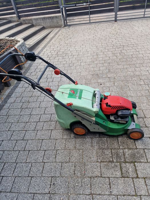 Kosiarka spalinowa z napędem BRILL