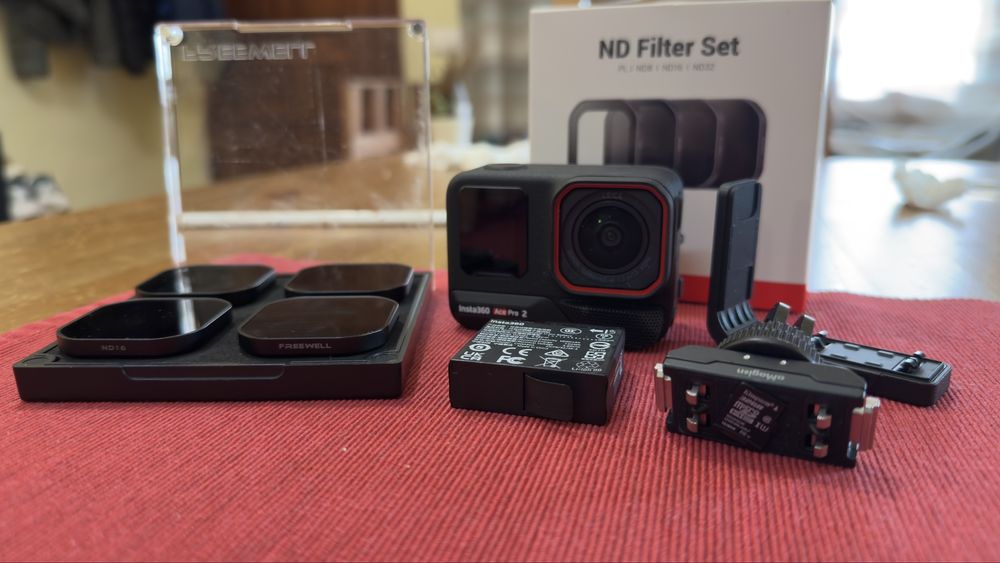 Insta360 Ace pro 2 + Acessorios