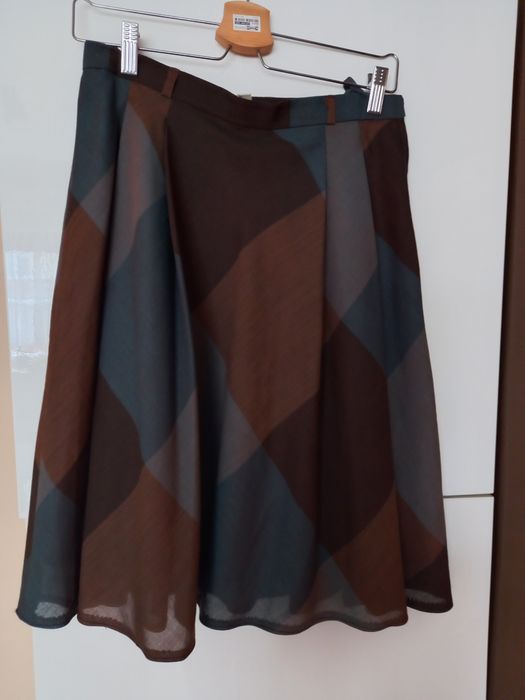 Rozkloszowana spodnia M