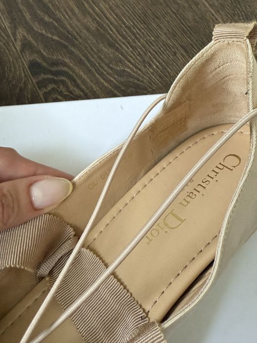 Балетки Dior бежеві ( нові)