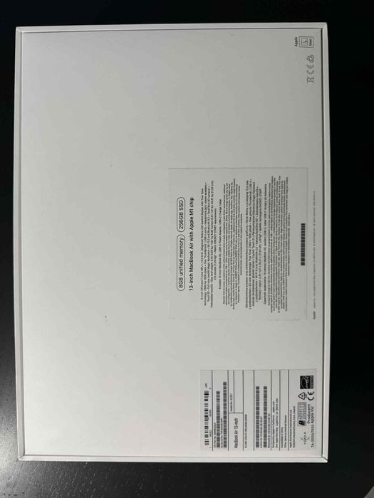 MacBook Air M1 13 cali / 97% baterii