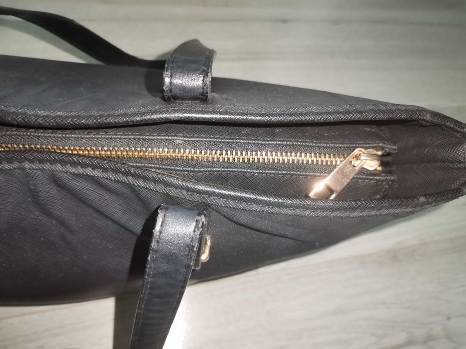 Czarna torebka shopper