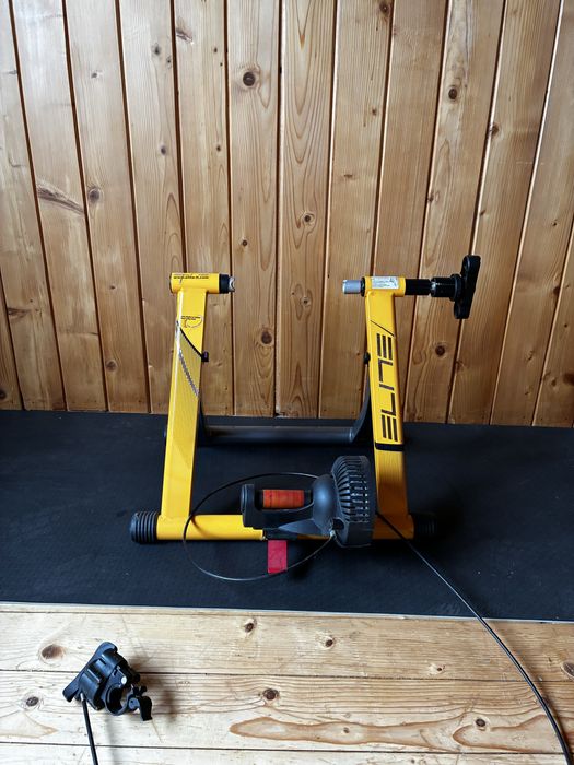Trenazer rowerowy Elite