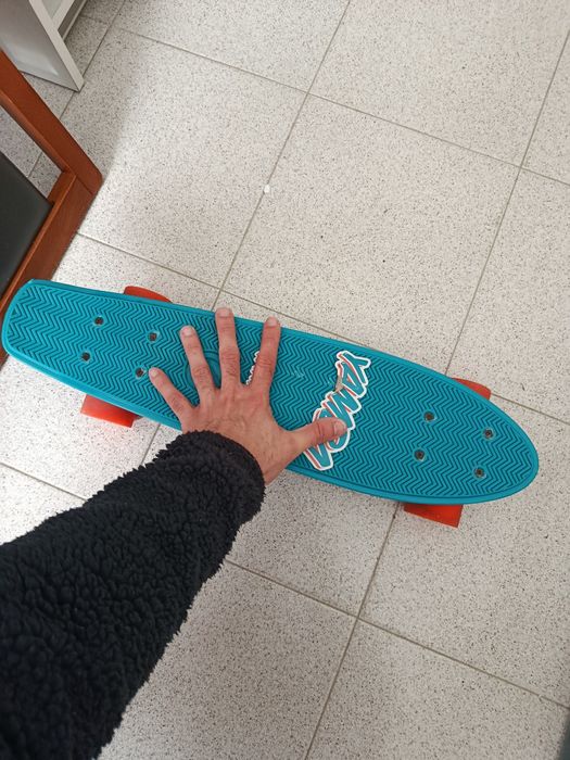 Skate novo de criança