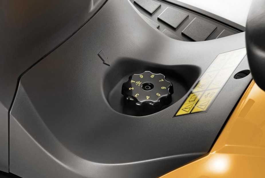 Traktor Ogrodowy STIGA Estate 9122 WX /4x4/HONDA/360L/122 CM