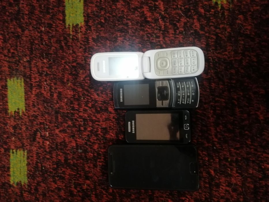 Продам телефон самсунг