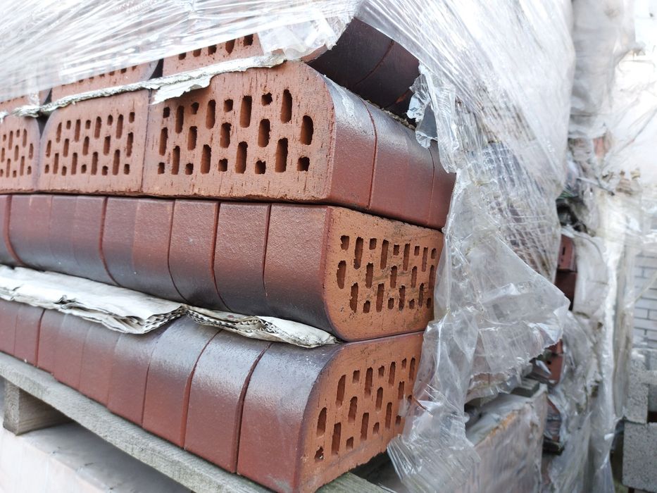 Cegła klinkierowa Etna jednostronnie zaokrąglona czerwona cieniowana