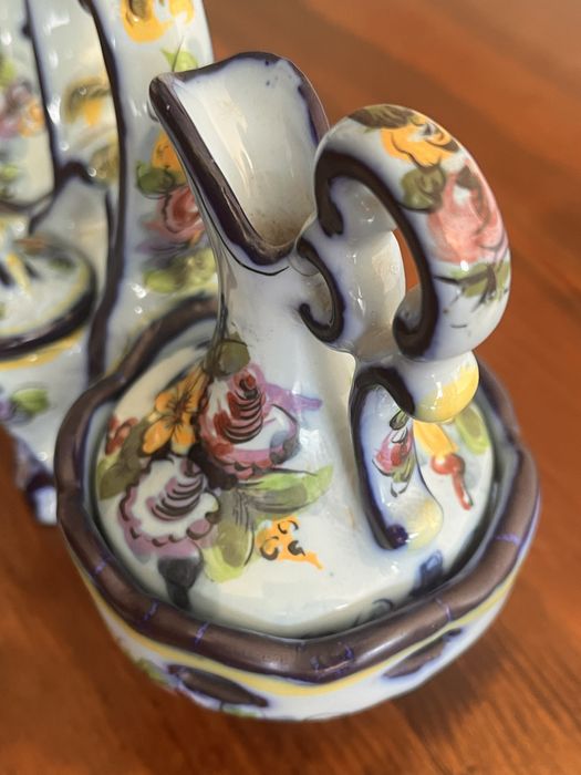 Galheteiro antigo com pintura manual em ceramica artistica de Alcobaça