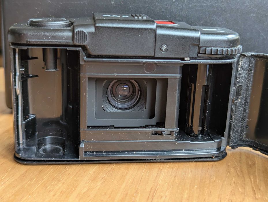 Olympus XA2 + Flash + Oryginalne pudełko i etui | Stan BDB, 1. właściciel