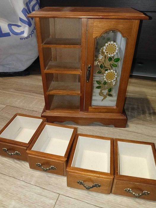 Деревянная винтажная шкатулка