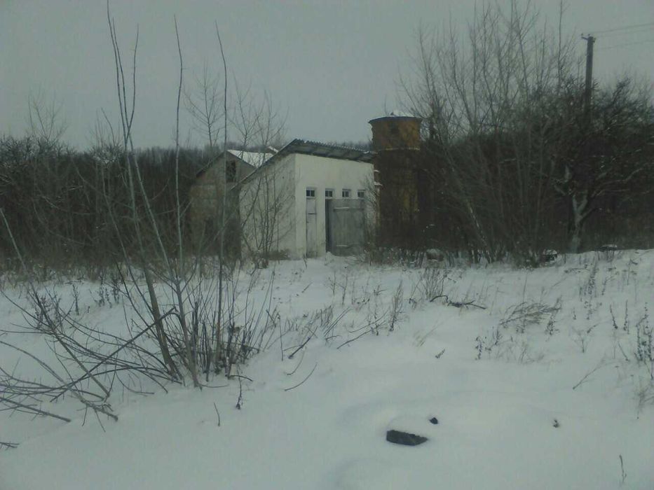Ярмолинці Виробничі приміщення 1300 кв м з земельною  ділянкою 1,750га
