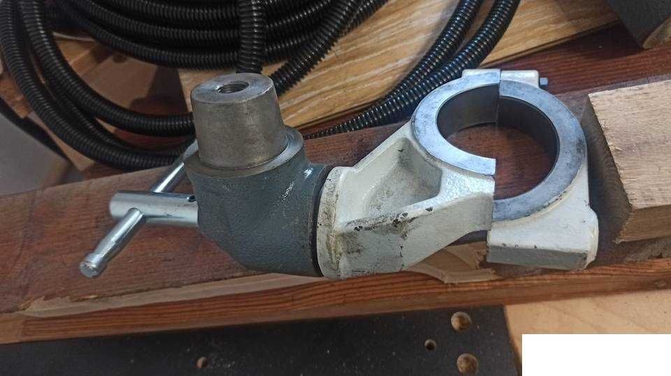 uchwyt do mechanizmu posuwu skrętny odlew nowy