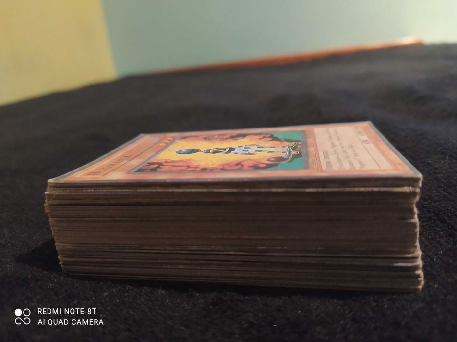 Conjunto cartas Yu-Gi-Oh como novas