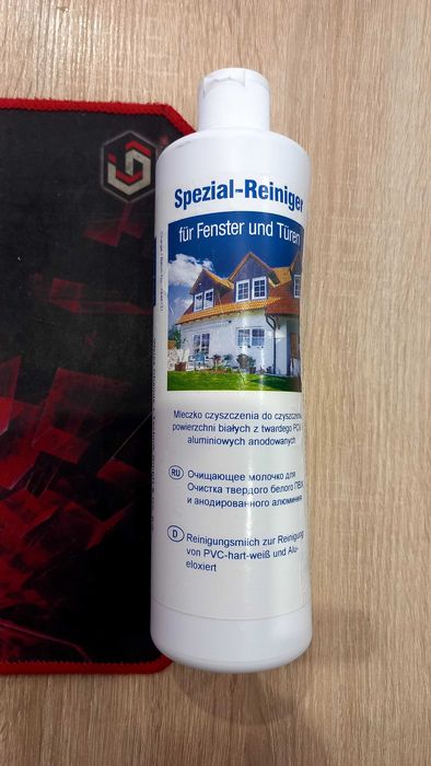 Очищувач ( молочко)для білих металопластикових вікон та підвікрнь