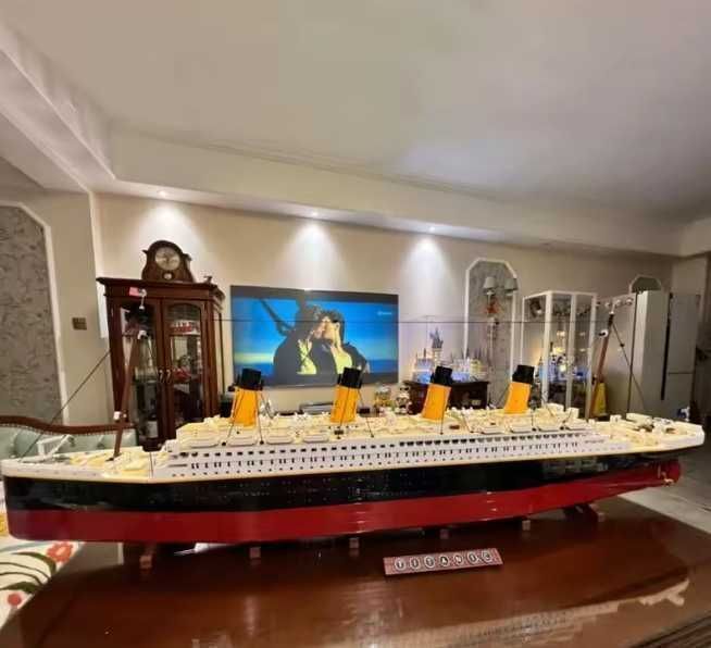 Конструктор «Легендарний Титанік" схожий на  LEGO 9090 летале Код 1069