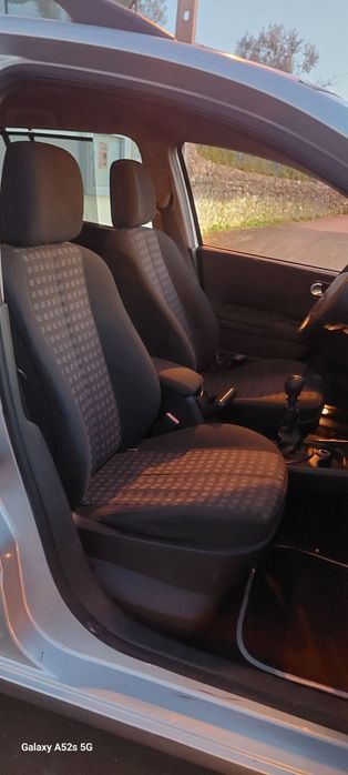 Renault Megane 1.5 DCi 105cv diesel 5lugares ano2006 insp10/2026