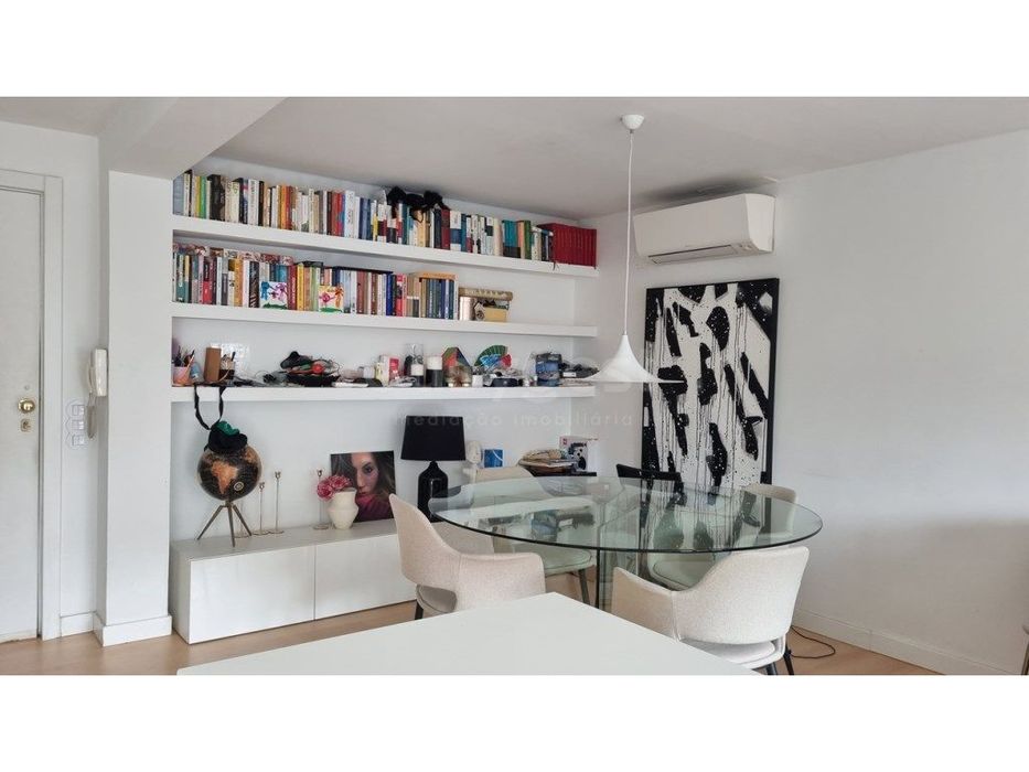 Apartamento T2 Totalmente Remodelado Junto a Benfica, 78m², Excelen... — Águas Livres, Lisboa