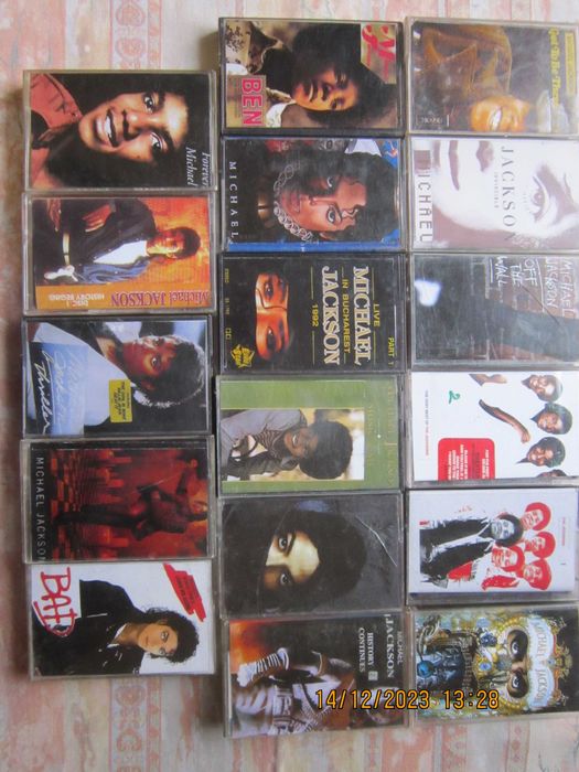 Аудіокасети,СД,платівка з записом М. Джексона та інших поп-виконавців