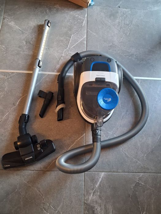 Philips PowerPro Compact Odkurzacz – Lekki, Bezworkowy, Moc Ssania 900 W, Nasadka TriActive Do Twardych Podłóg i Dywanów Filtr Antyalergiczny H13 HEPA