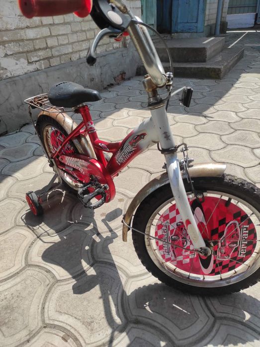 Дитячий велосипед.