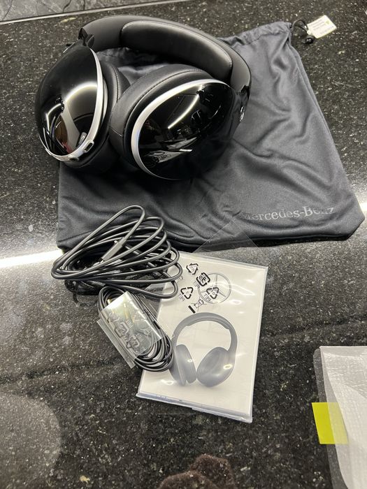 Бездротові навушники Mercedes Bluetooth Headphones