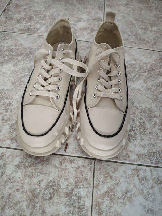 Sapatos platforma brancos